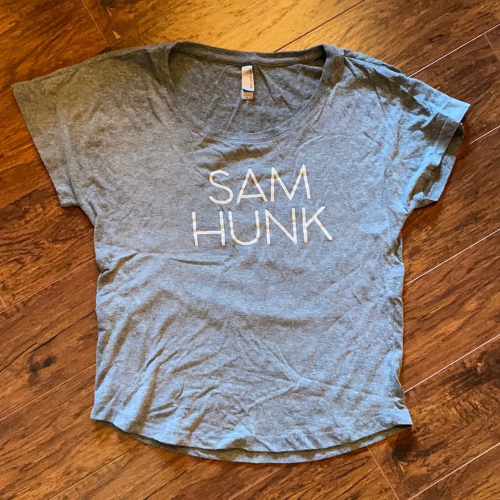 Women’s S grey Sam Hunk shirt